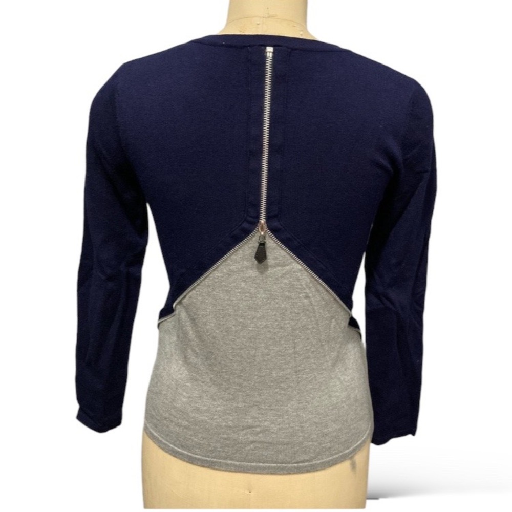 Metric Unique Two-Toned Zipper Navy & Grey Sweater Small